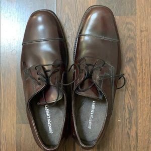 Ox blood Johnston and Murphy shoes like new 11.5